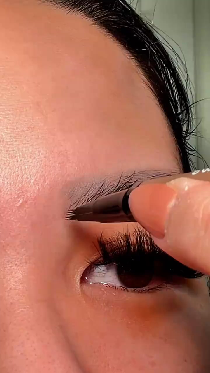 2-in-1 4D Eyebrow Pencil