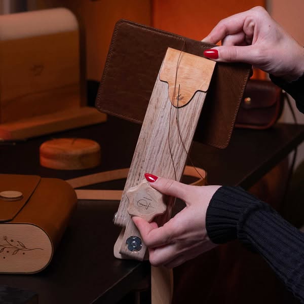 Big Size Leather Stitching Pony, Custom Text, Stitching Clamp, Leathercraft Saddle Stitching Tool
