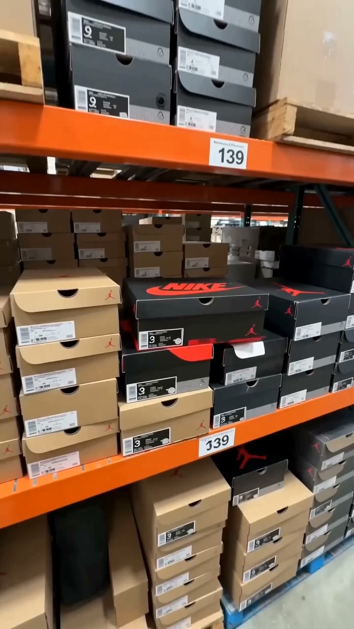 𝗔𝗜𝗥 𝗝𝗢𝗥𝗗𝗔𝗡 𝟰 Retro OG Bred — 𝗡𝗼𝘄 $139