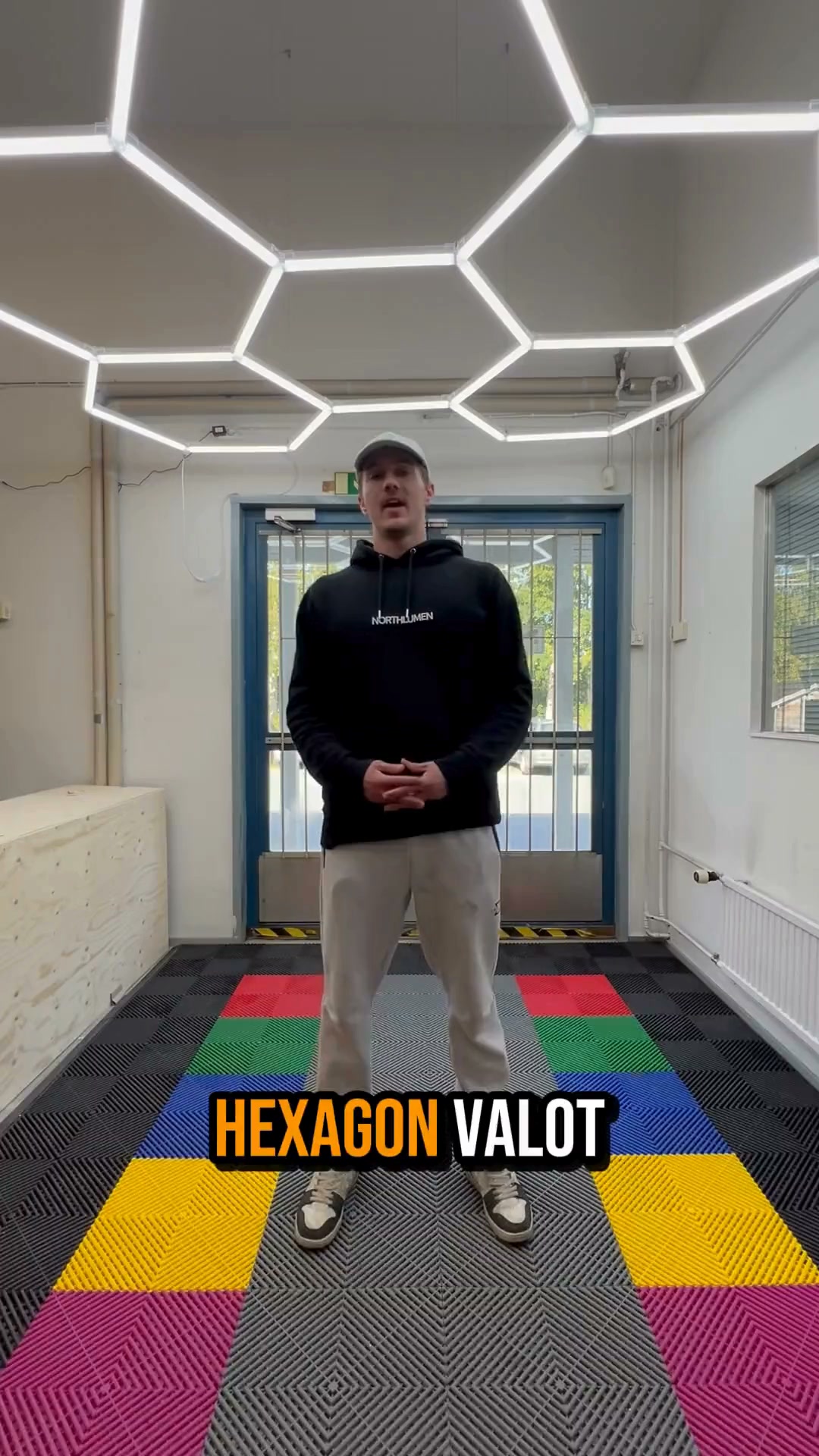 Päivitä tallin valaistus