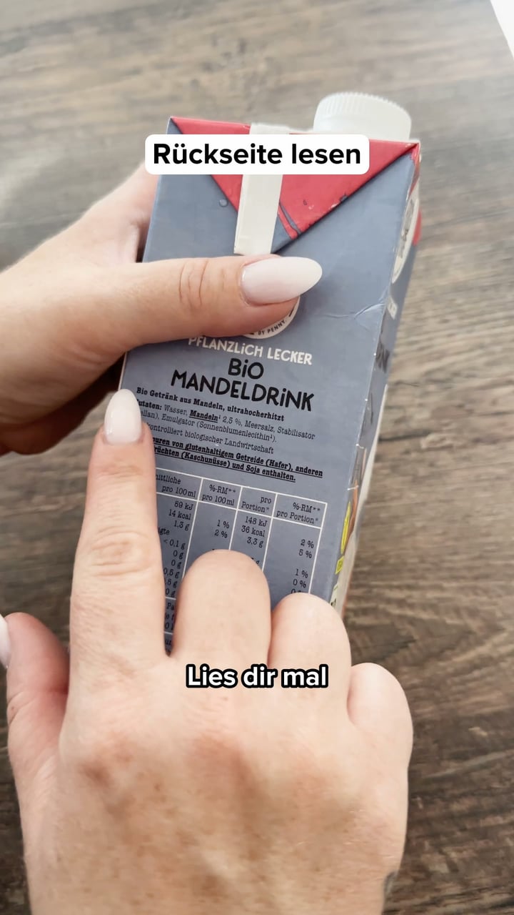 Frische pflanzliche Milch in 60 Sekunden