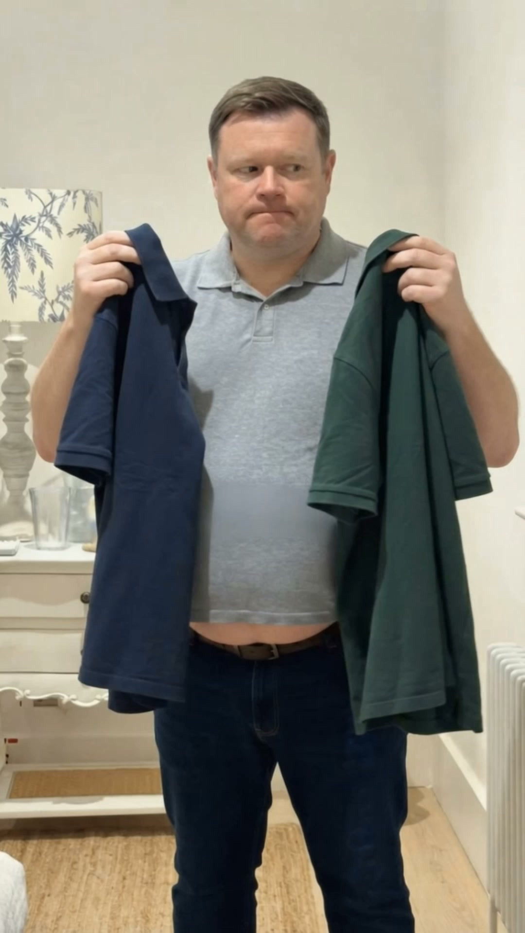 Le polo conçu pour les hommes qui ont du ventre !