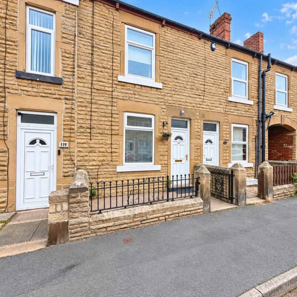 An ideal first home or investment opportunity, a superb terrace in a popular location with modern interior!