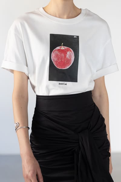 White Graphic Apple T-shirt