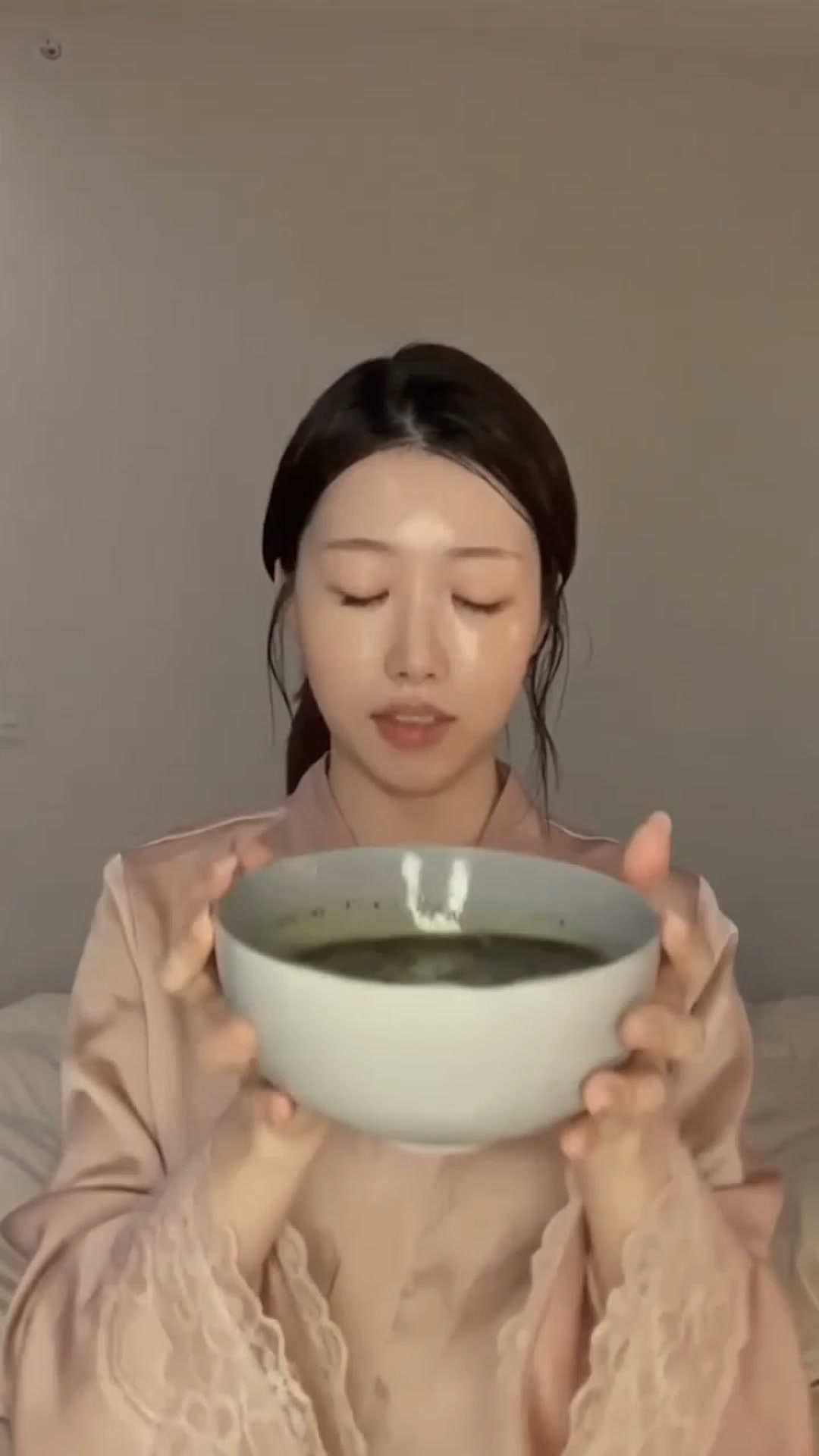 Sapone Coreano per la Crescita dei Capelli — Ferma la Caduta con 12 Erbe