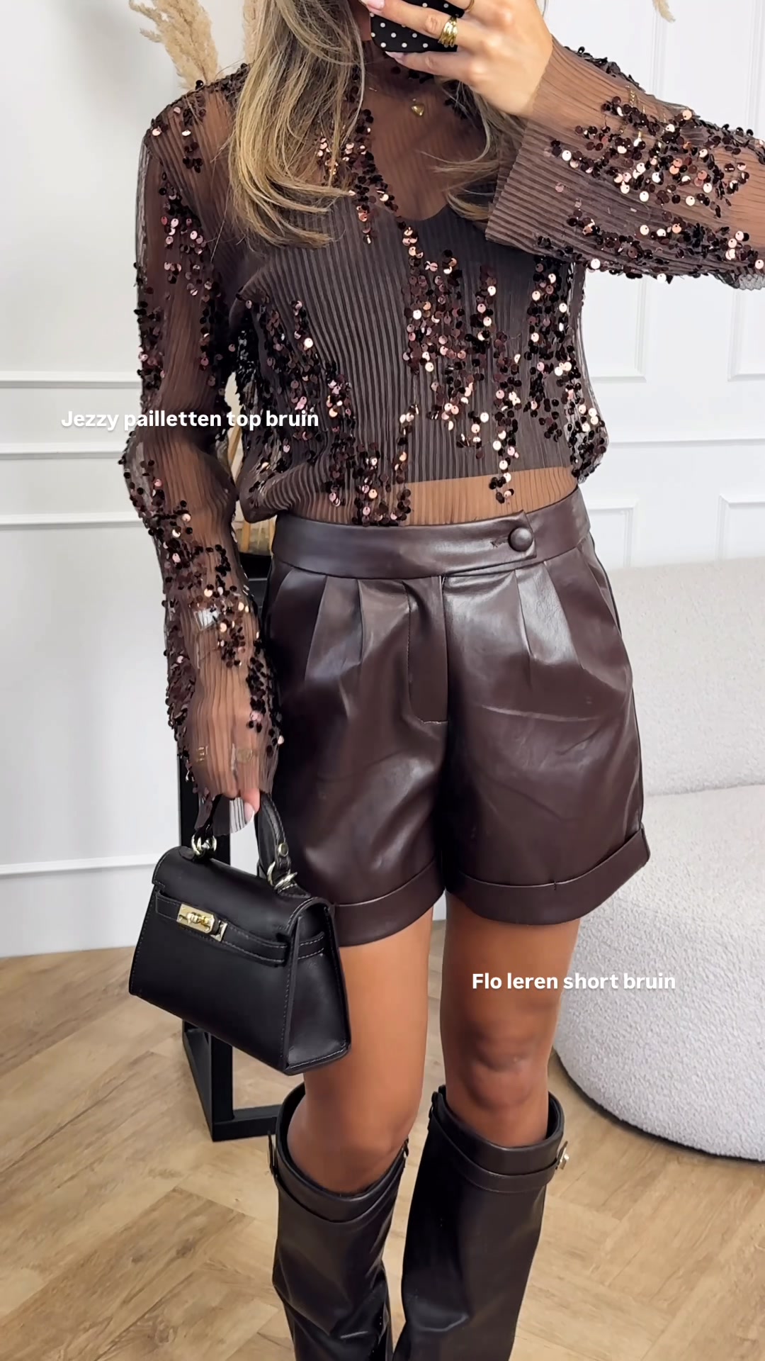 Jezzy pailletten top €34,99