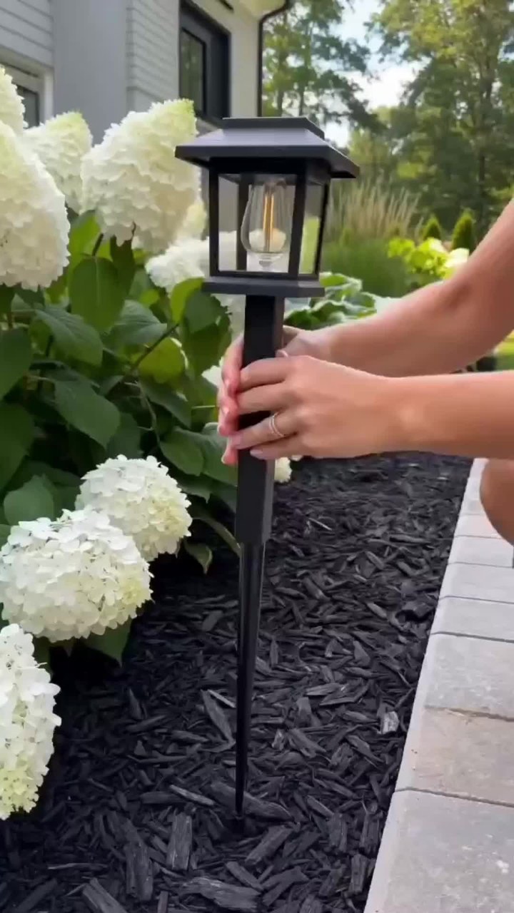 Waterproof Auto On/Off Solar Pathway Lights
