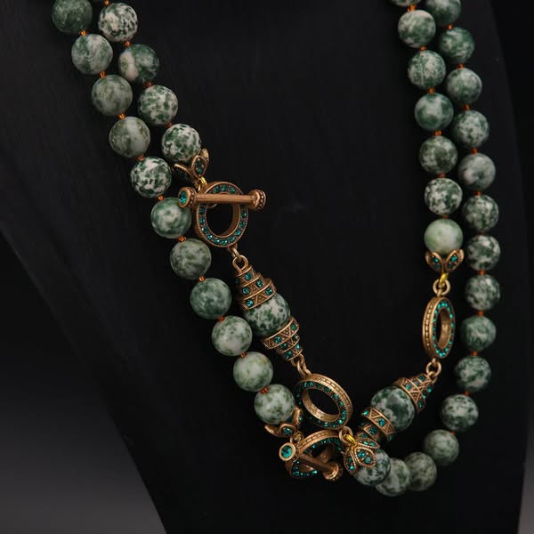 Green Pattern Stone Necklace