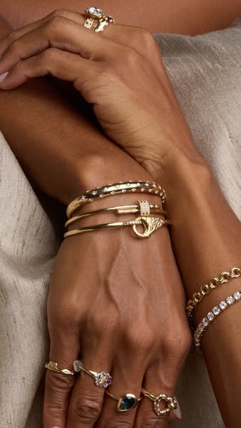Free Shipping & Returns