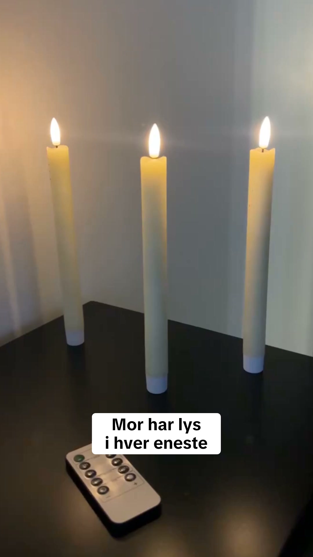 Kronelys, der oplades. Ikke skiftes.