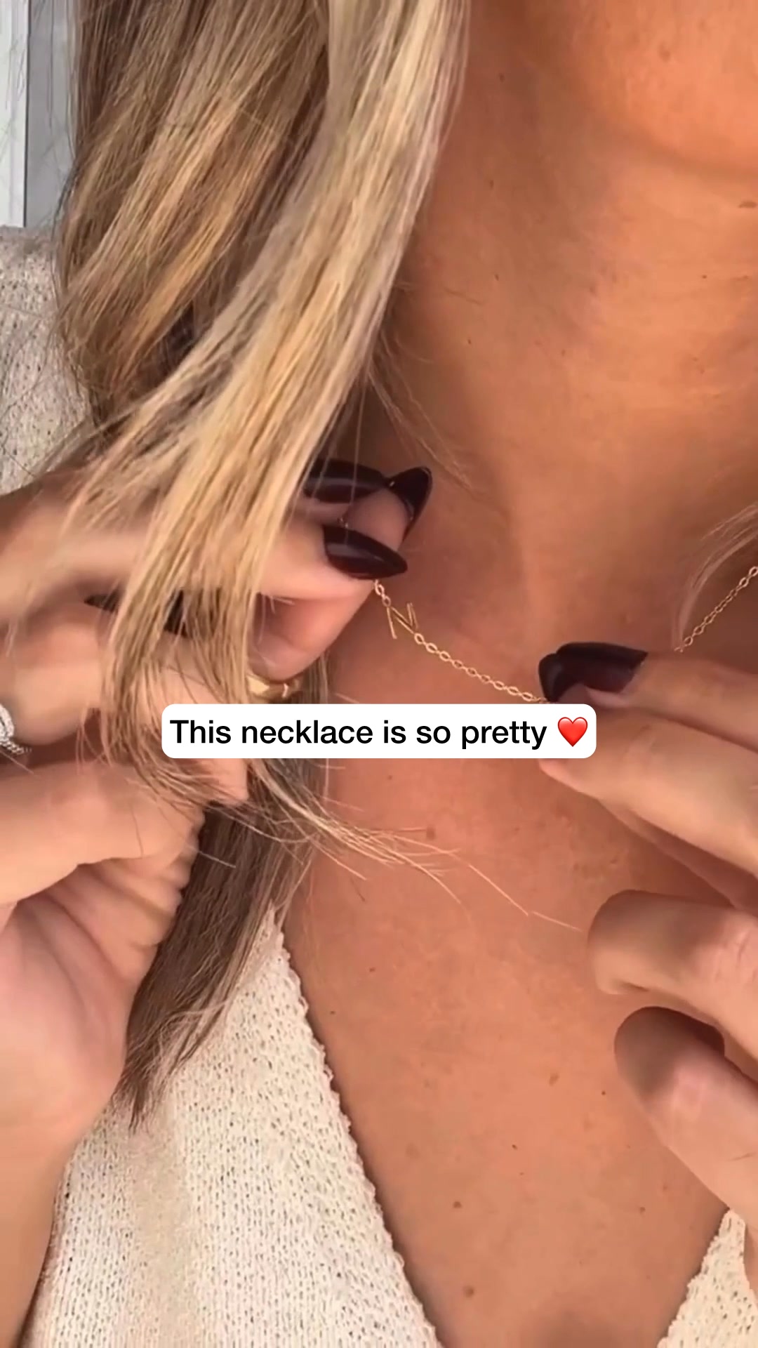 Personalized necklace with side letters