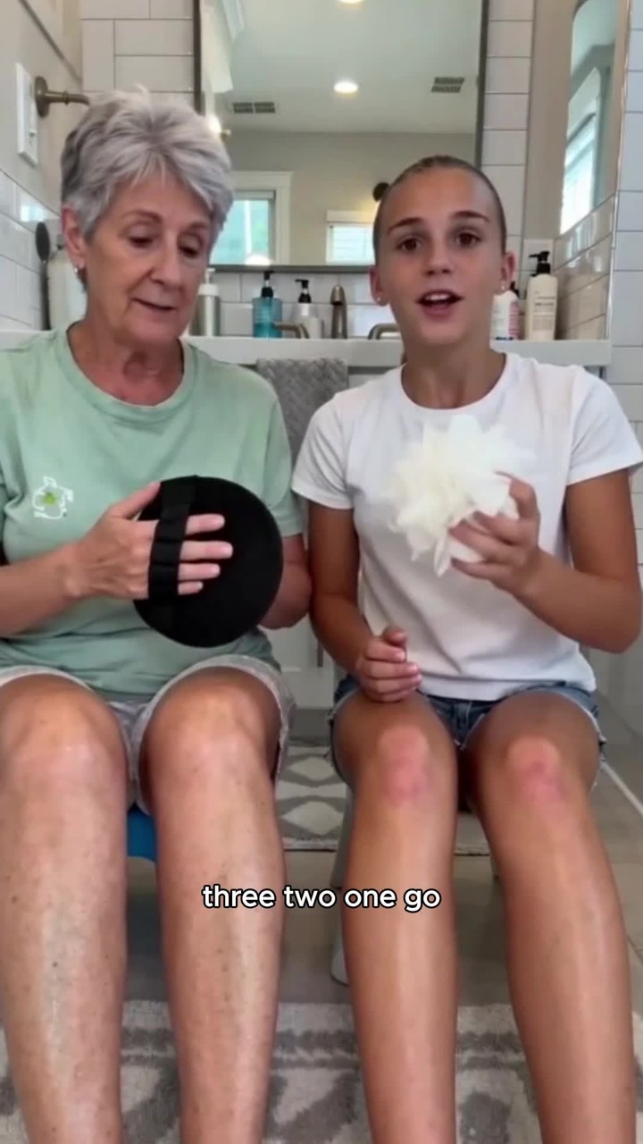 No-Pain Exfoliating Bath Scrubber Glove
