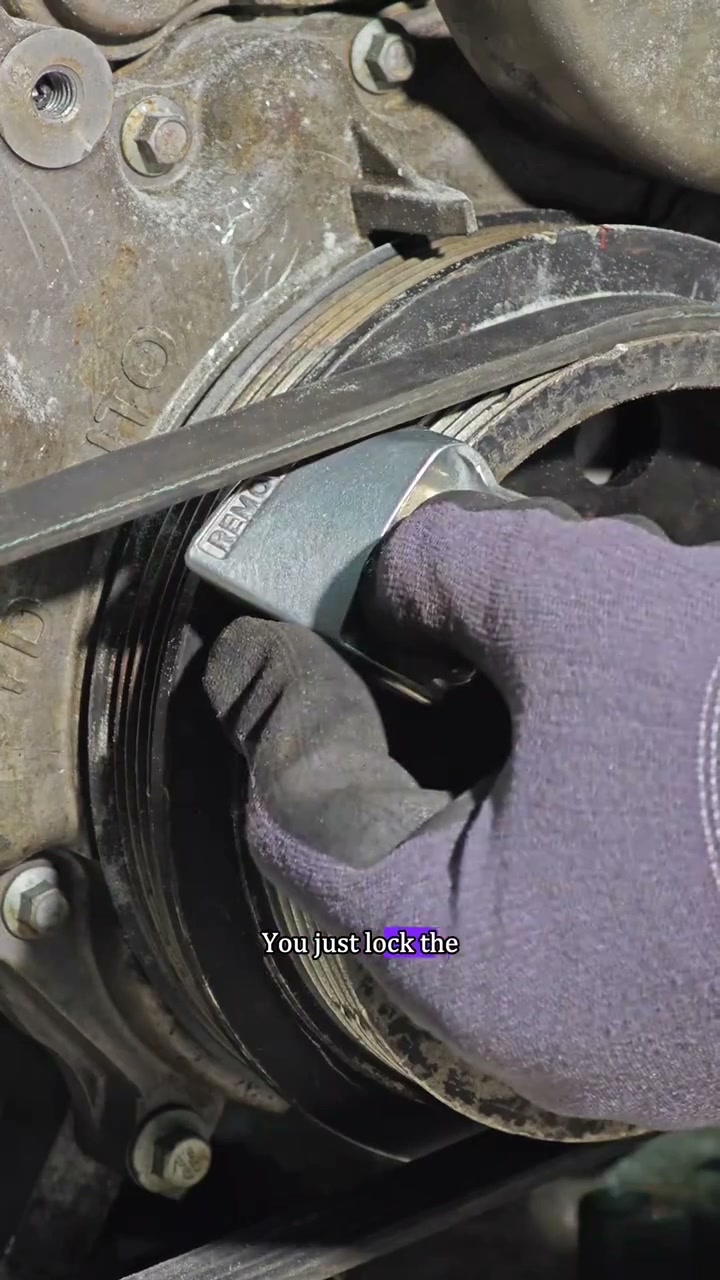 Easily remove and install belts