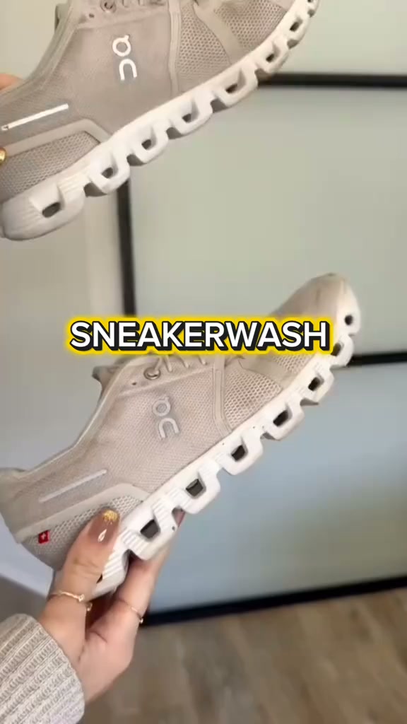 This Is How You Should Wash Your Shoes