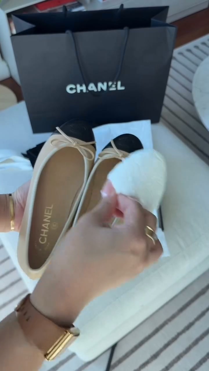 Anúncio de Sa Vogue Ltd