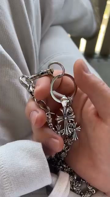 The clasp is sturdy and won’t come undone