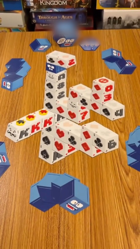 Fast-paced party card game with 3D energy mechanics