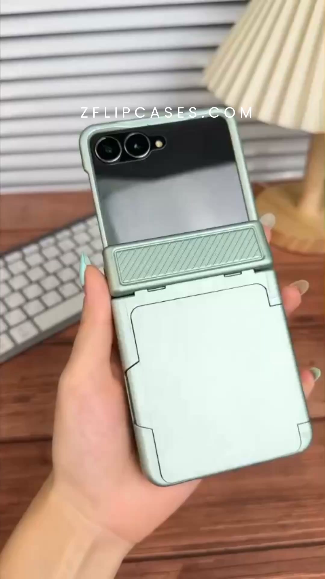 Your Z Flip 8 Case Should Replace Your Wallet Too