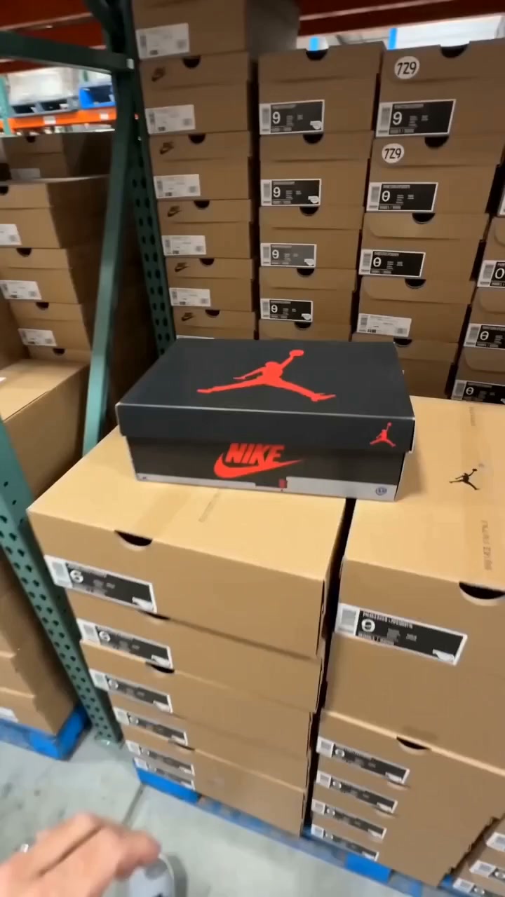 𝗔𝗜𝗥 𝗝𝗢𝗥𝗗𝗔𝗡 𝟰 Retro OG Bred — 𝗡𝗼𝘄 $139