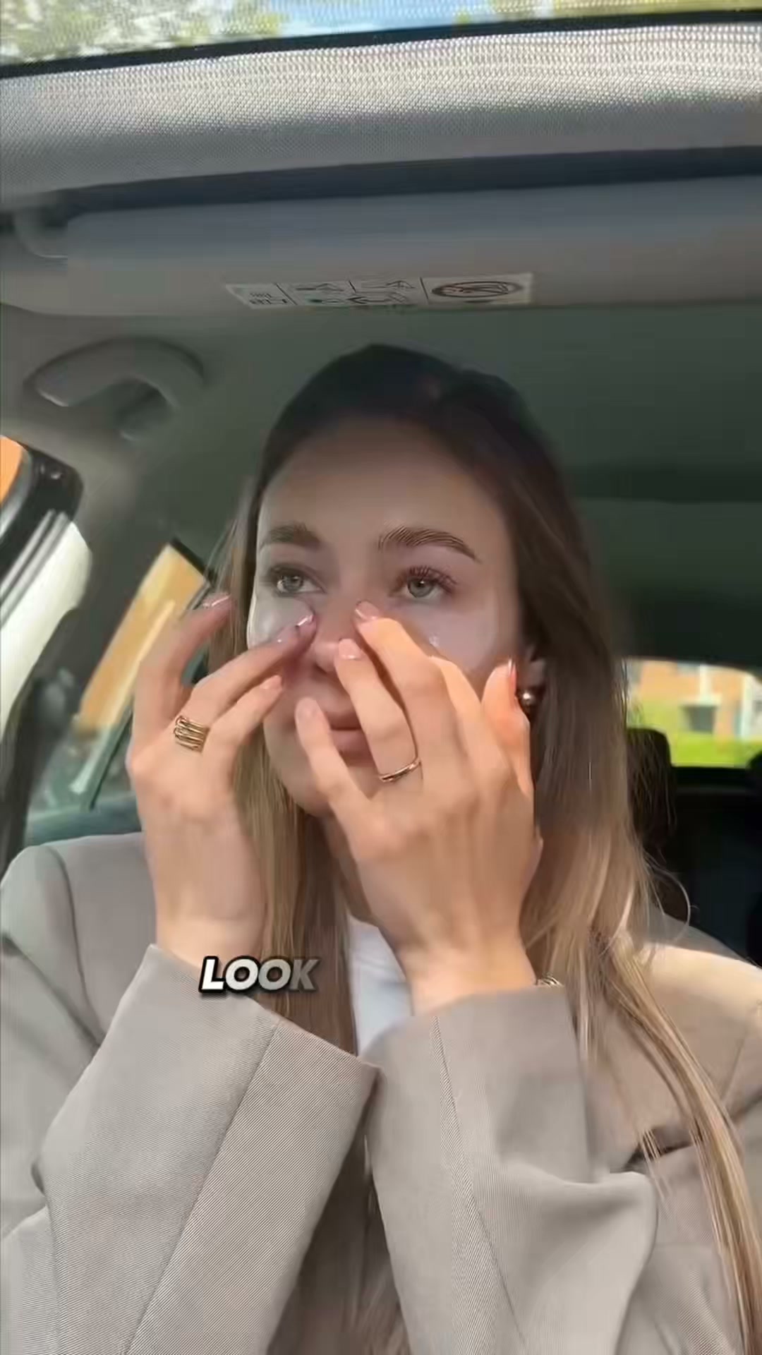 Fresher-looking eyes in 15 minutes