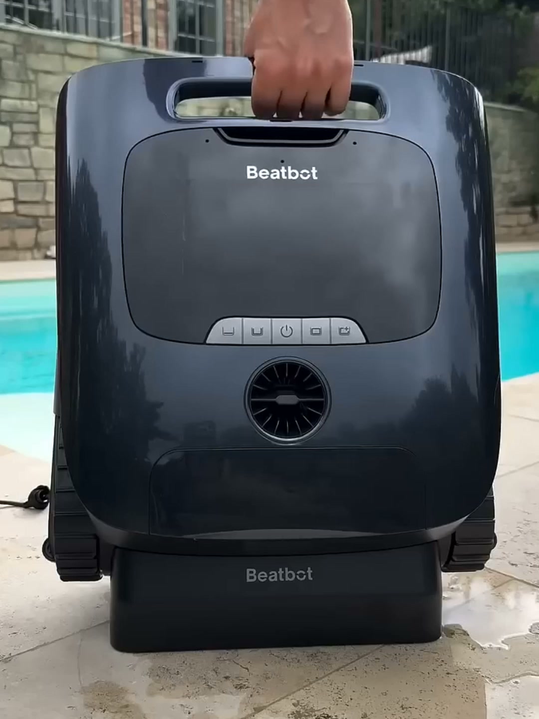 Quer uma piscina limpa sem esforço? Com ​​certeza!