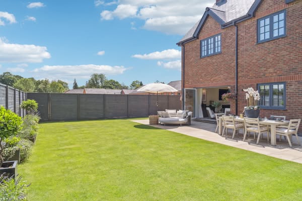 Country Estate Apartments Near London | Newland Park