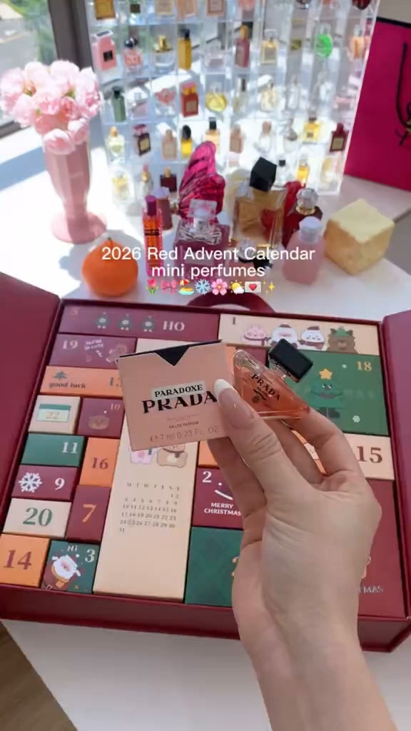 Christmas Advent Calendar with 24 Mini Perfumes
