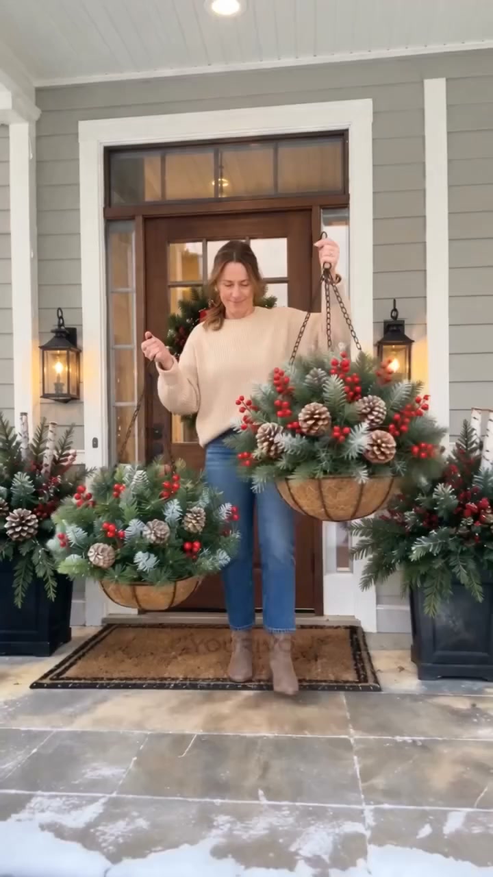 SAVE 53% -Christmas hanging-basket