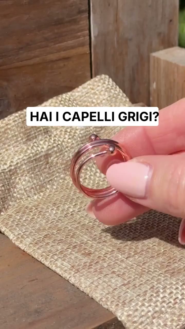 Due bracciali di rame. Uno funziona, l'altro no