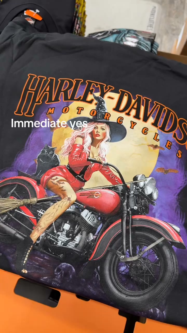 Harley-Davidson Witch Biker Graphic T-Shirt – Halloween Retro Motorcycle Tee