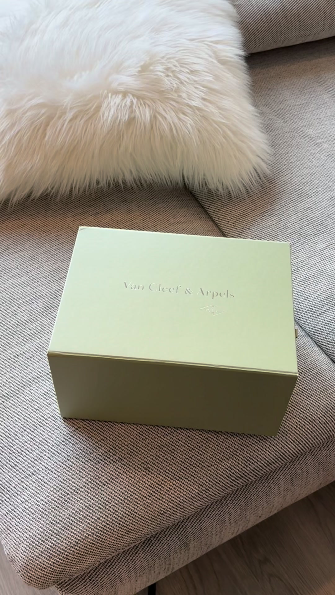 Buy 2 get 20% off ,Buy 3 get 30% off
