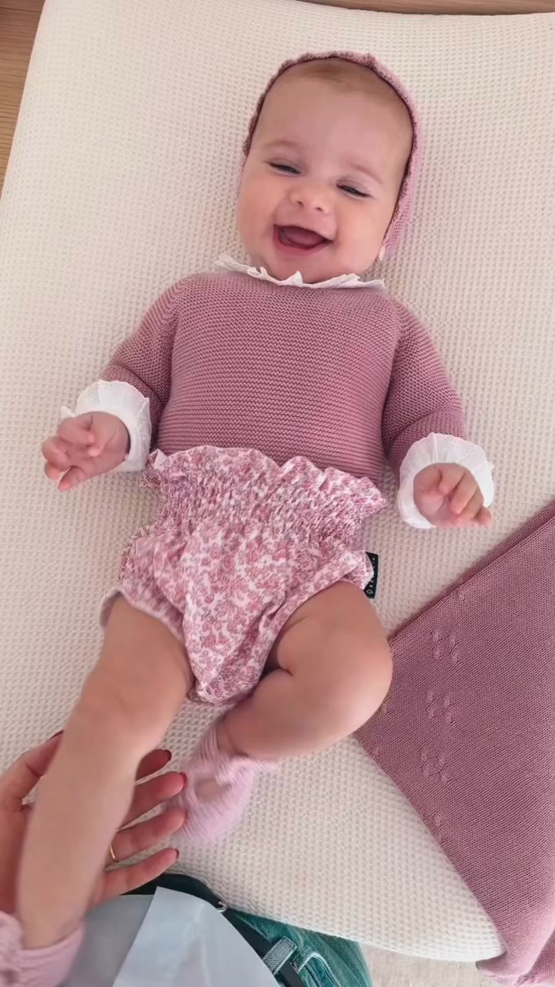 Knitted Blanket for free with your Set