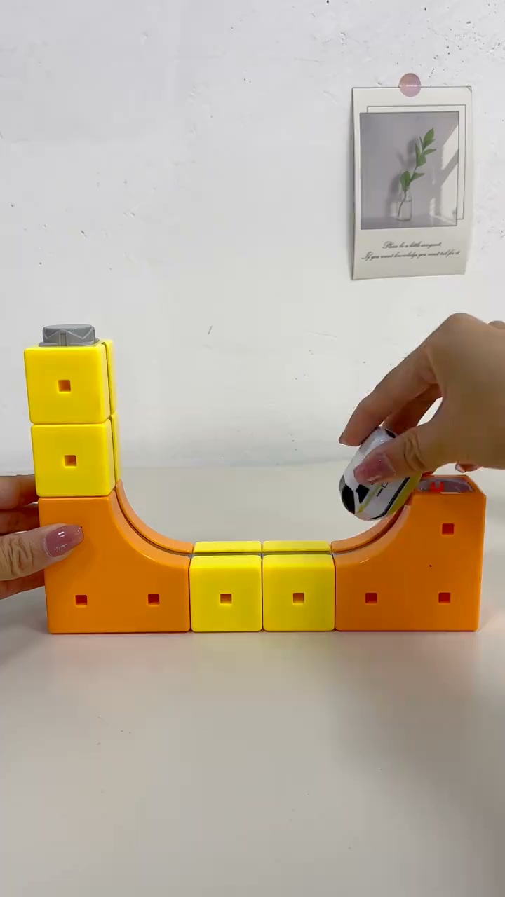 BlockRail™ | Magic Cube Train Track