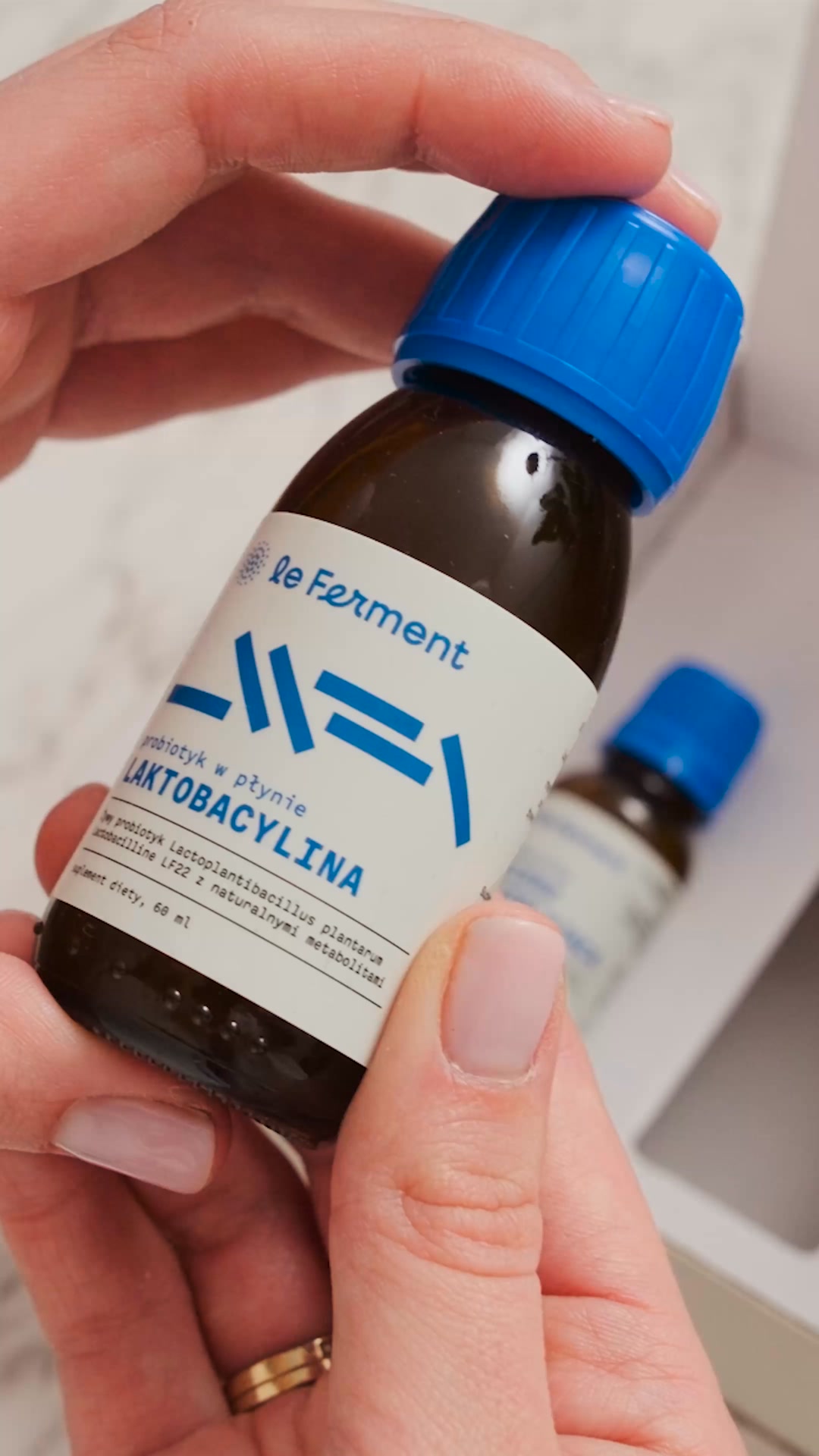 Żywy probiotyk w płynie z naturalnymi metabolitami.