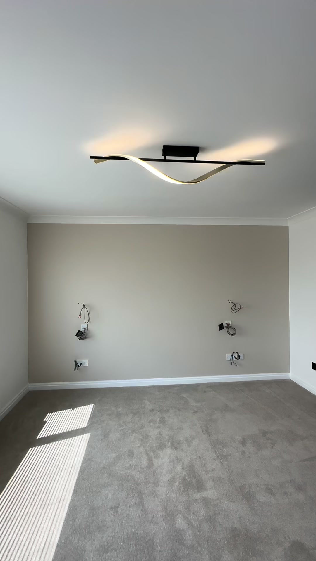 ESSEX LUXE- Colchester