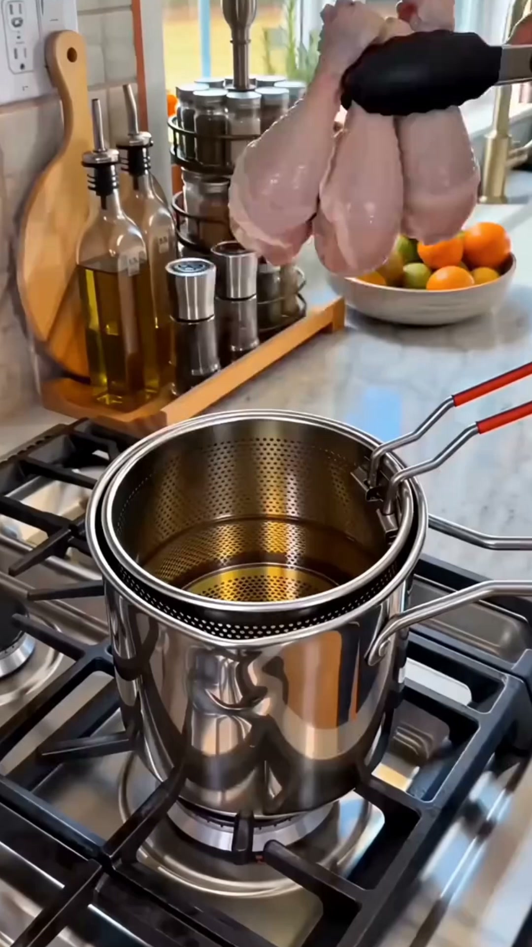 2026 Personal Mini Deep Fryer Set – Stainless Steel Pot with Lift-Out Draining Basket & Food Tongs