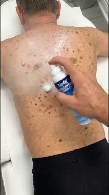Targeted Cooling. Smoother-Looking Skin.