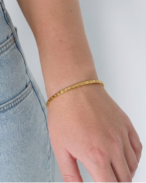 Loretta Crystal Bangle — €34,99