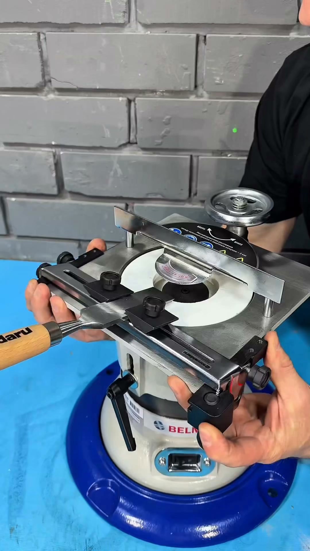 Stop Burning Your Chisels – 500W Bench Grinder with Angle Jig