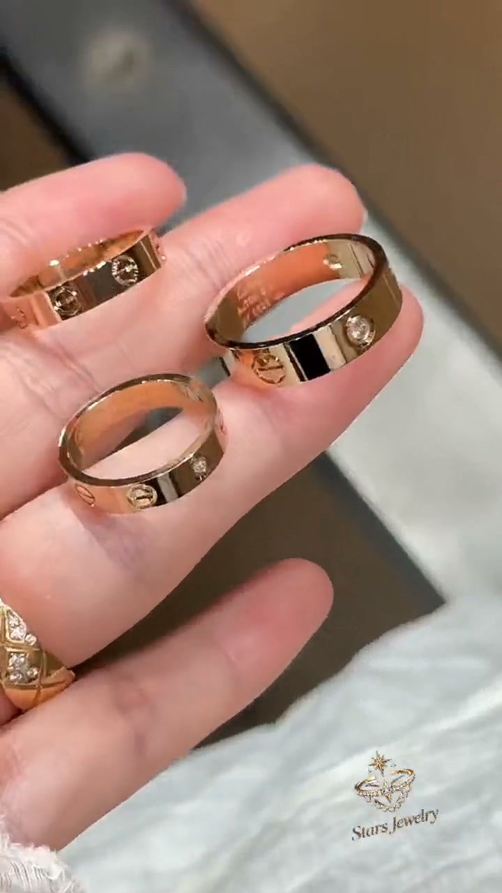 Stellar don't fade. Neither does our jewelry.