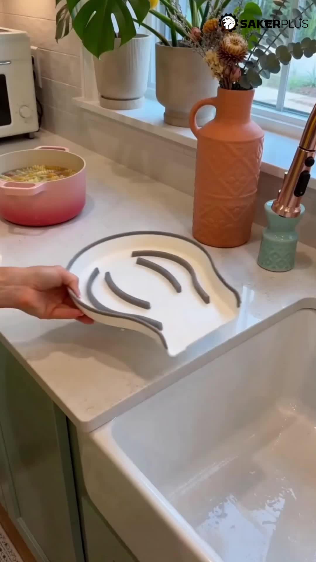 Sakerplus Collapsible Silicone Kitchen Strainer Set