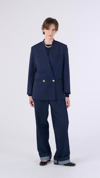 Explore Yali's Wardrobe