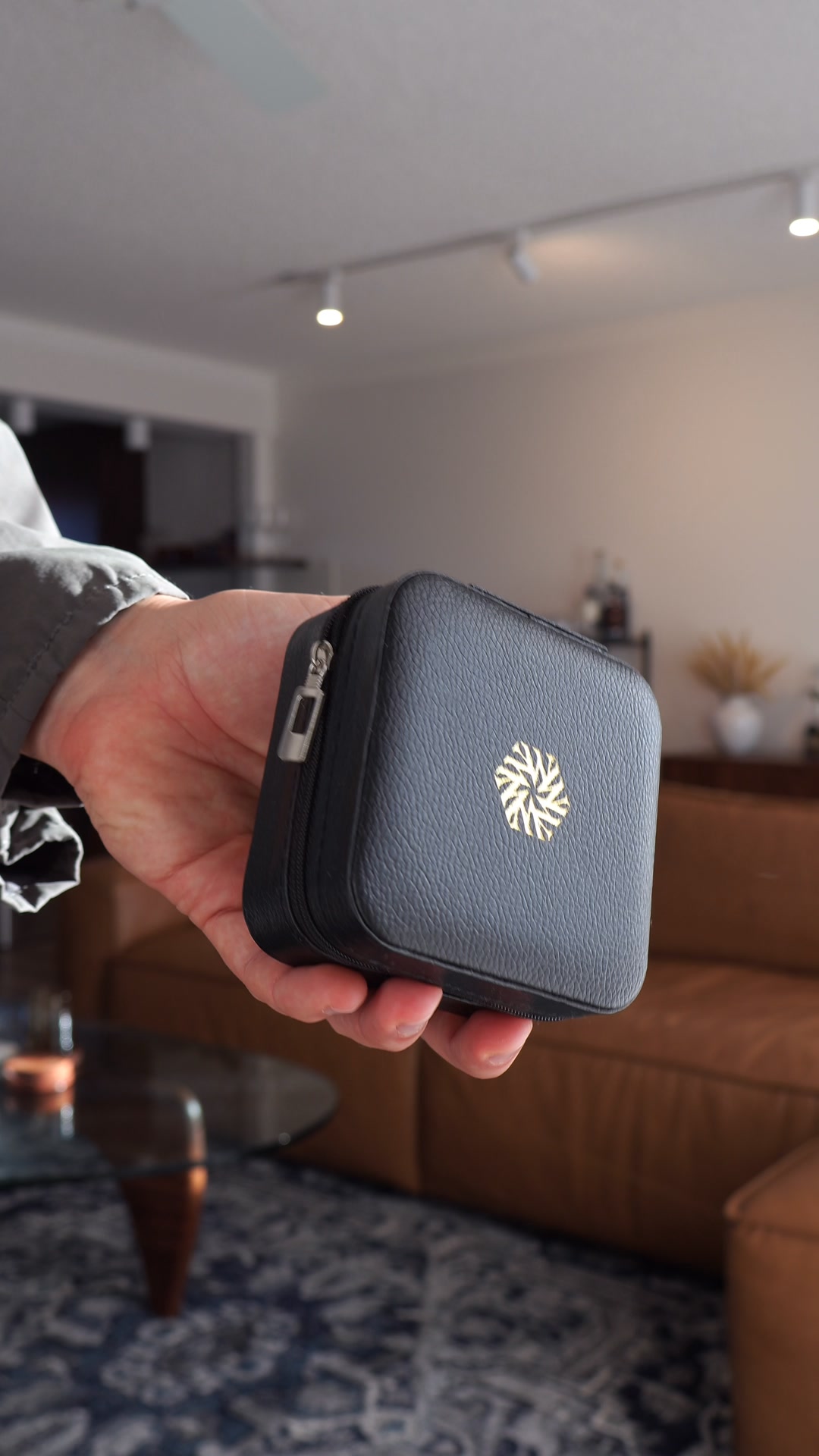 Buy 2 pieces - get a free travel box