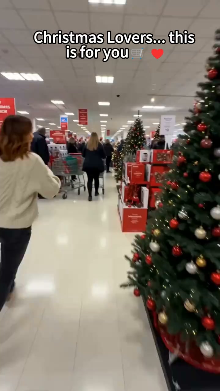 Turn Any Room Into a Christmas Wonderland
