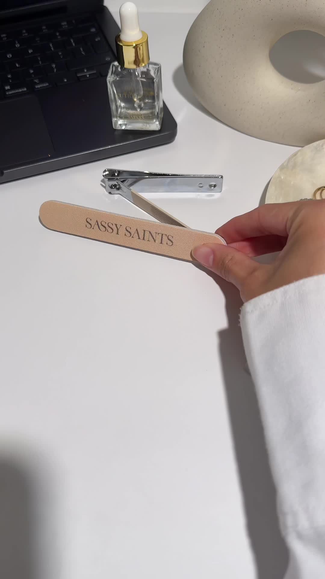 NEW: UV-Free Gel Nail Wraps Are Taking Over