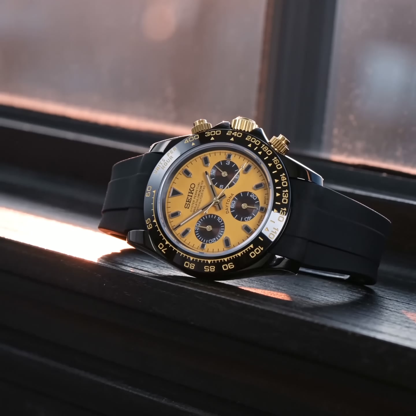 Anúncio de Custom Watch Mods