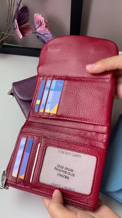 Unisex Pebble Real Leather RFID Wallet