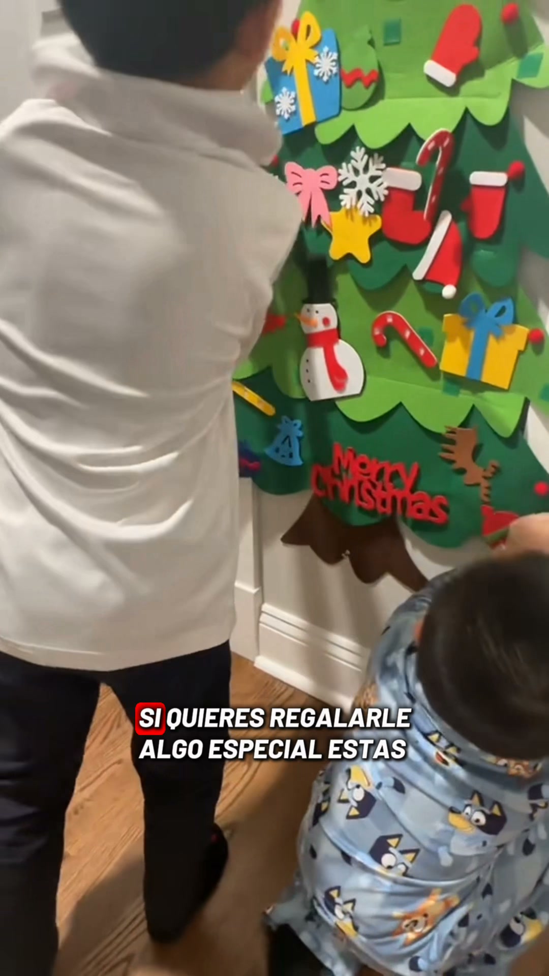 Su propio árbol de Navidad.
