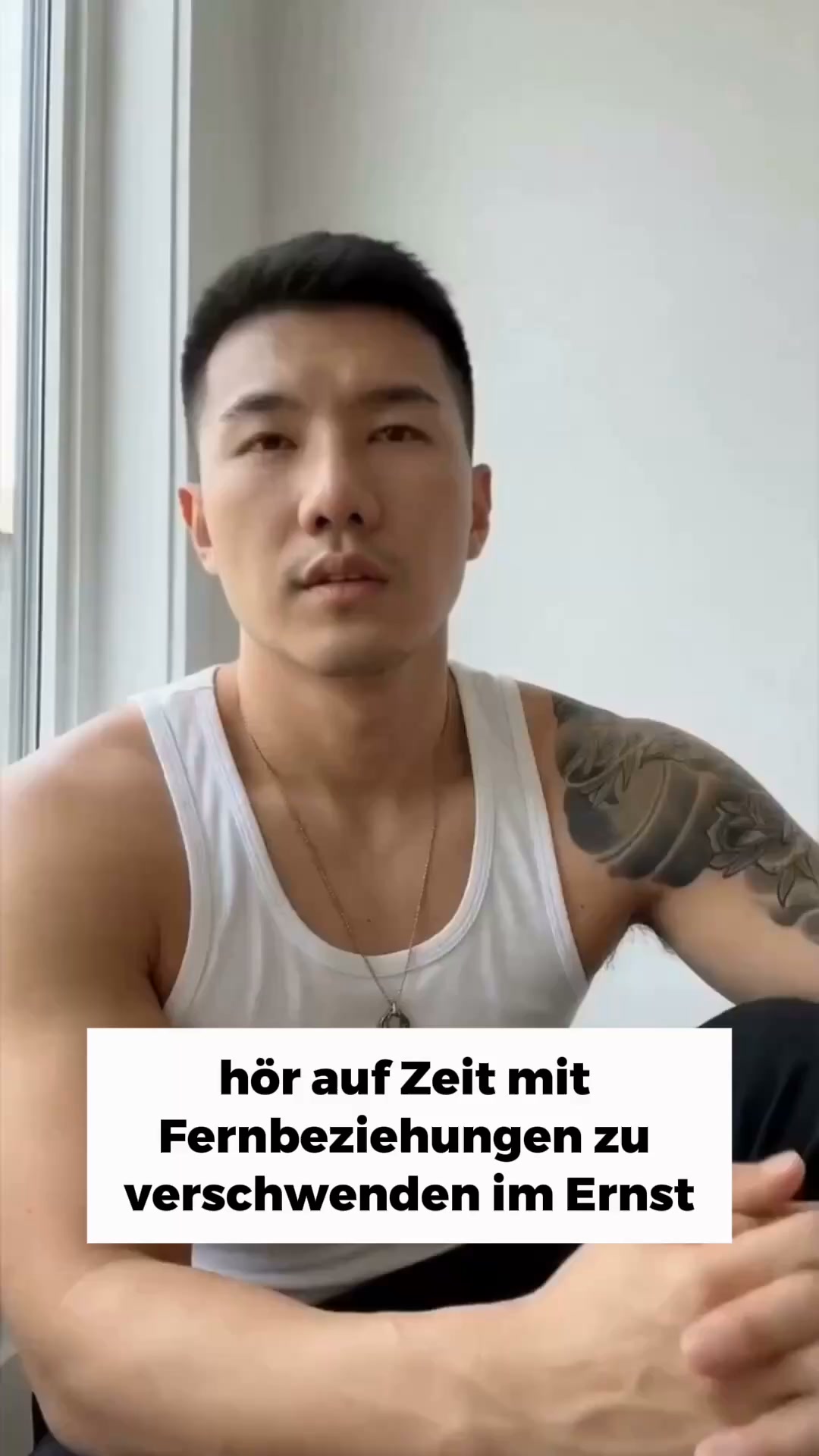 Chatte Online mit Unglaublichen Asiatischen Männern — Frauen 50+ Willkommen