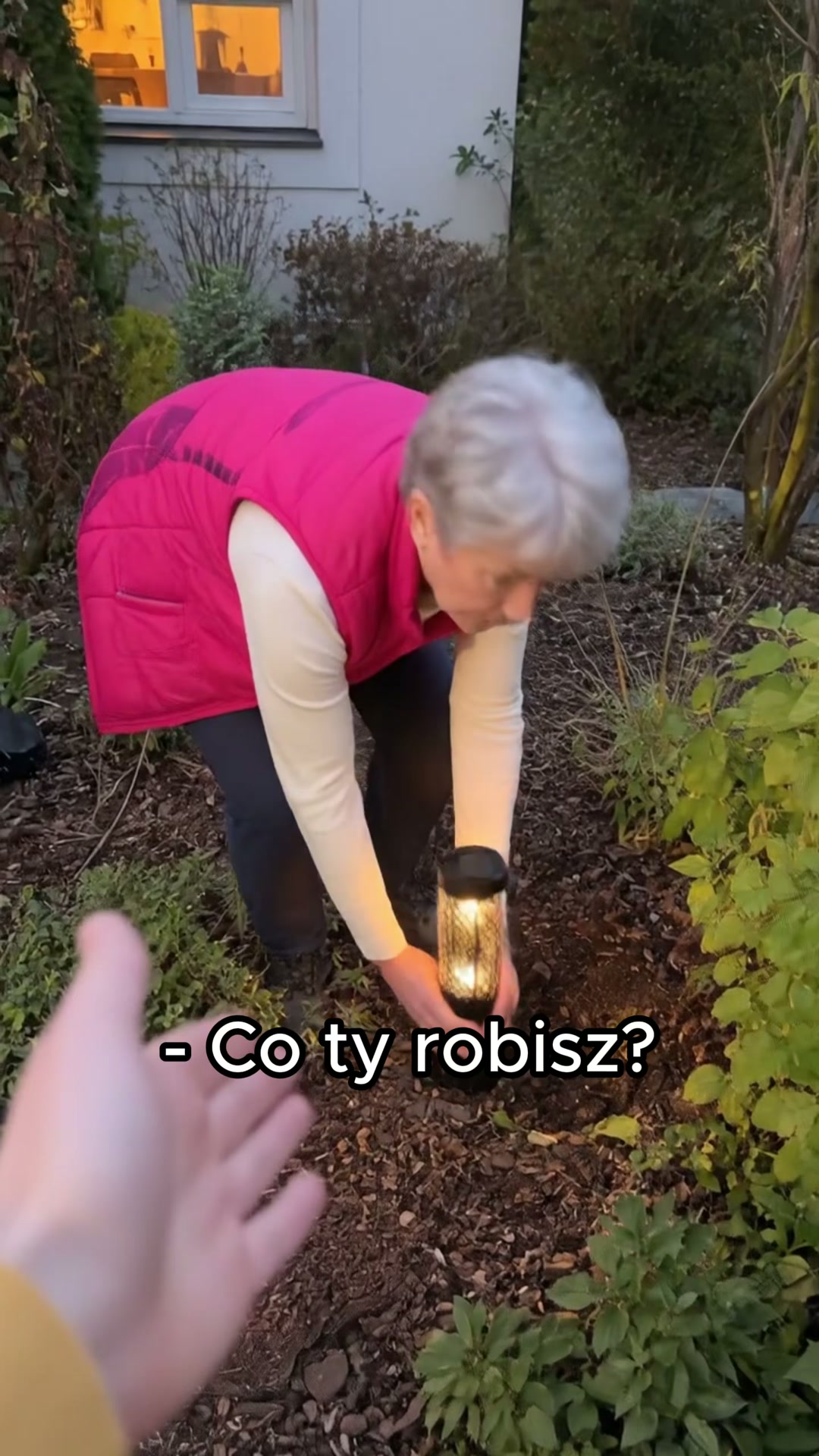 Duże dekoracyjne słupki solarne
